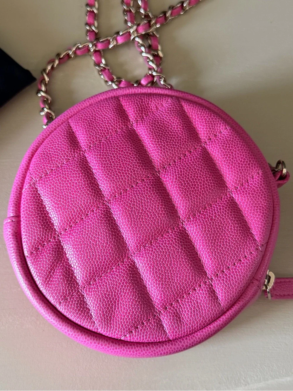 Chanel 2019 Pink Caviar Quilted Round Filigree Crossbody Bag | 🔥